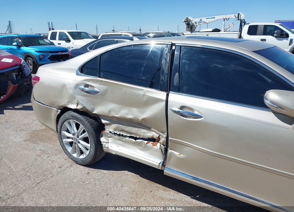 2011 LEXUS ES 350 VIN: JTHBK1EGXB2452946