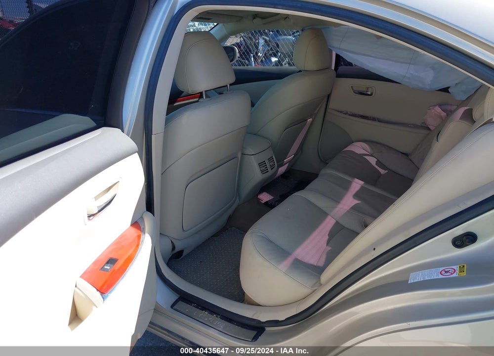 2011 LEXUS ES 350 VIN: JTHBK1EGXB2452946