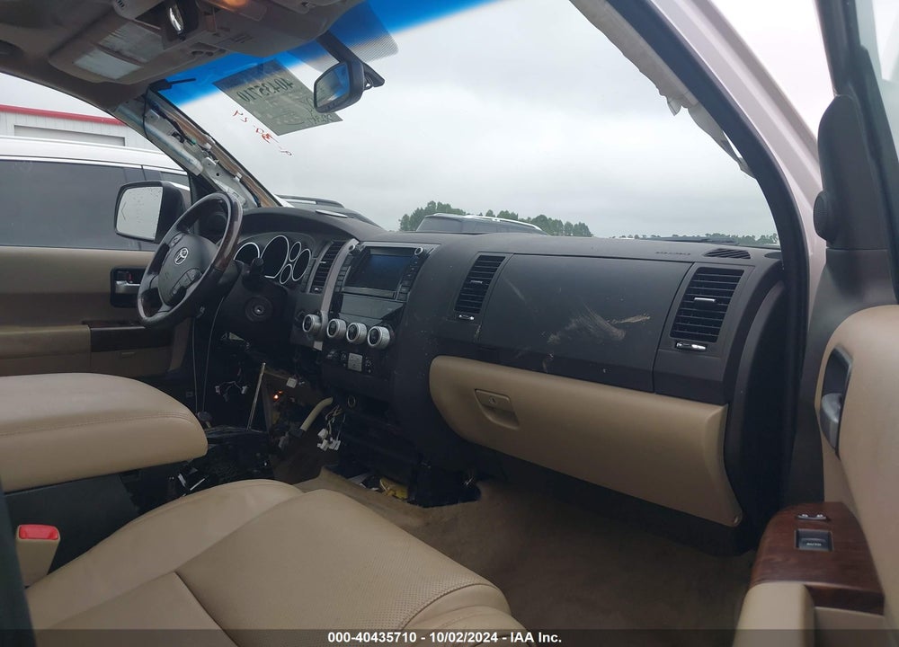 2010 TOYOTA SEQUOIA PLATINUM 5.7L V8 VIN: 5TDDW5G18AS038229