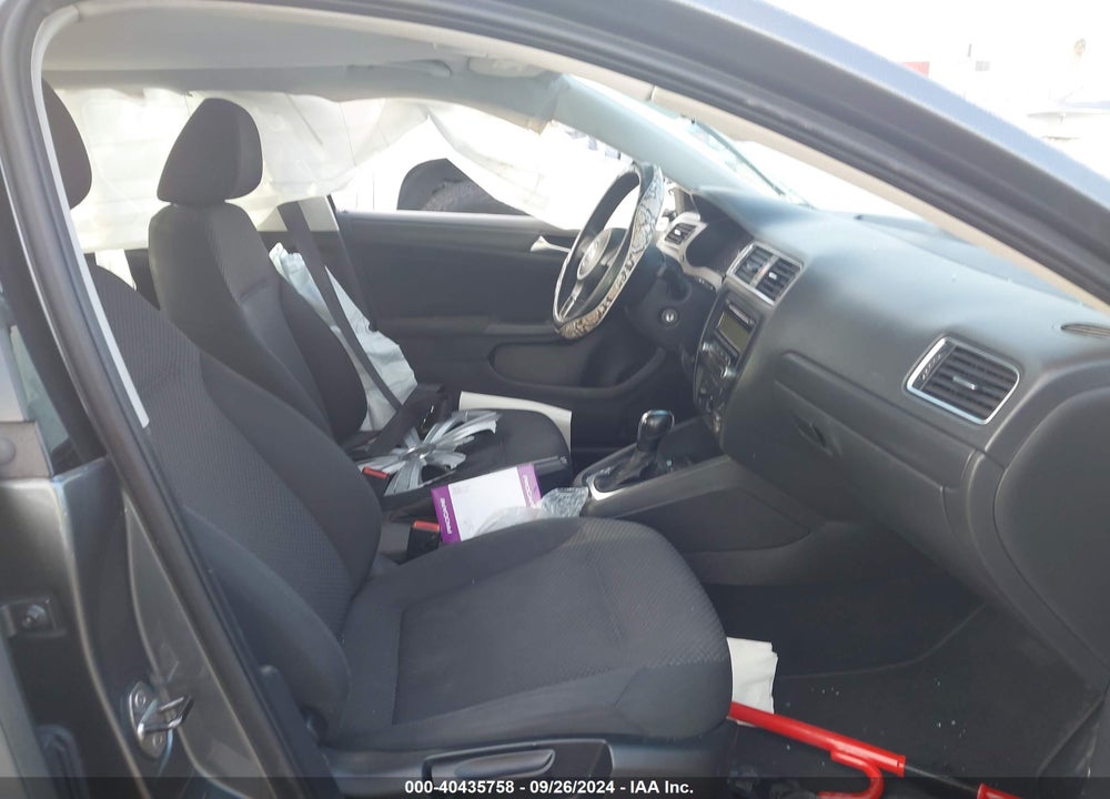 2011 VOLKSWAGEN JETTA 2.0L S VIN: 3VW2K7AJ8BM094290