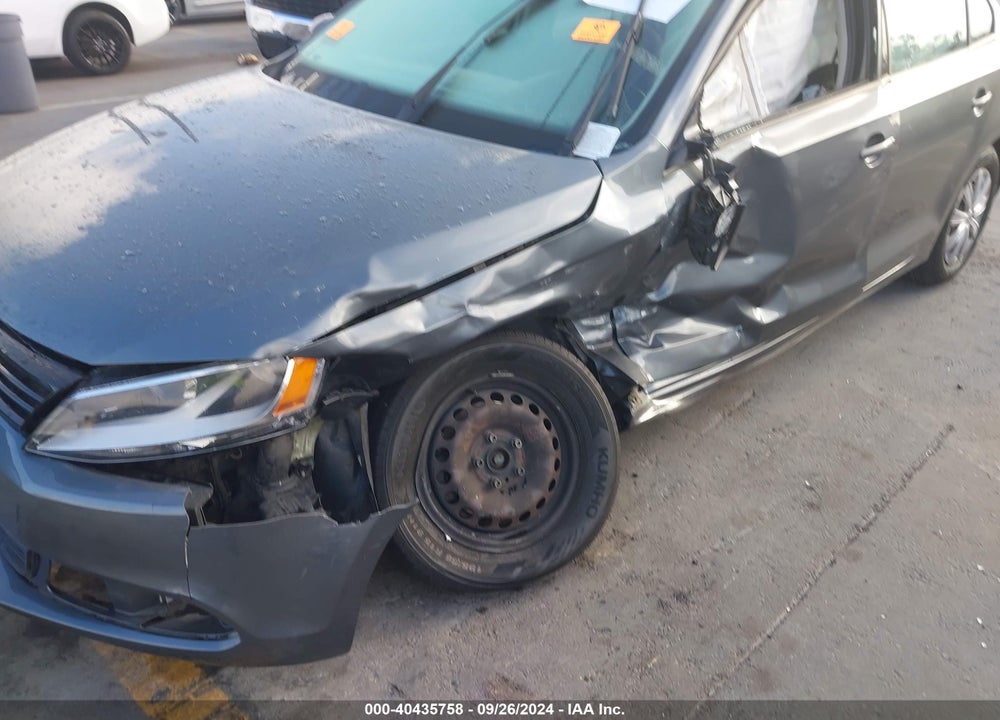 2011 VOLKSWAGEN JETTA 2.0L S VIN: 3VW2K7AJ8BM094290