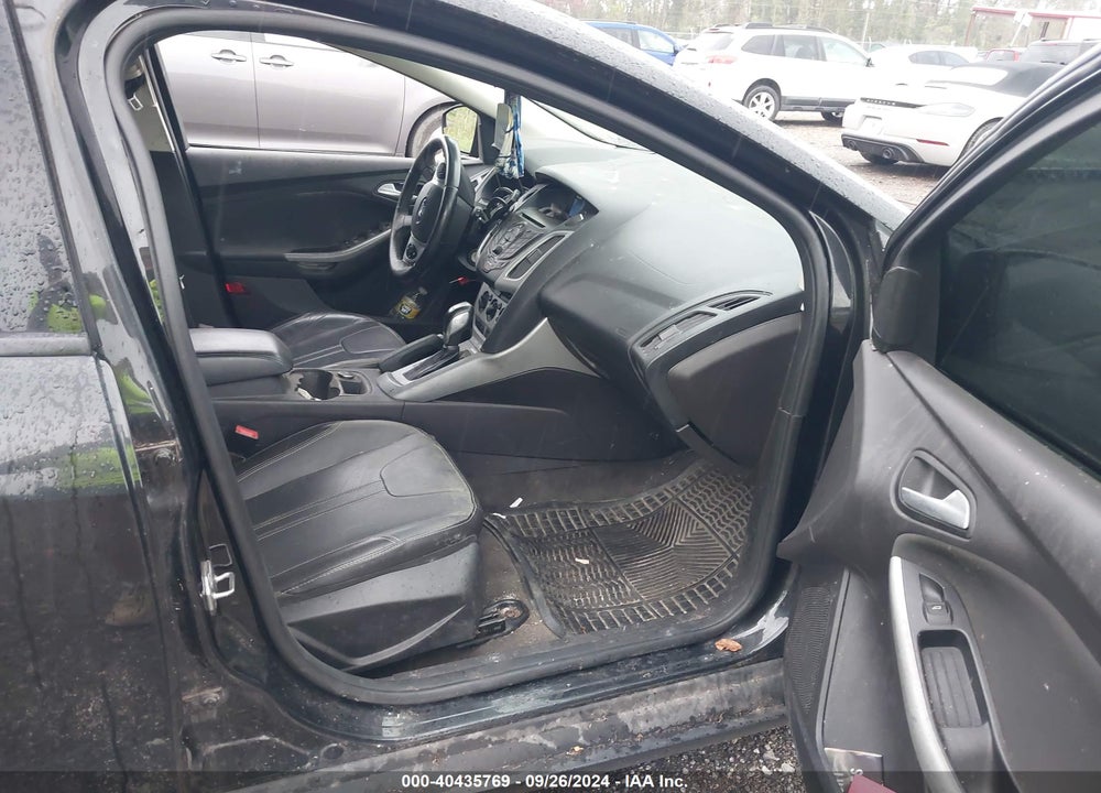 2014 FORD FOCUS SE VIN: 1FADP3K27EL455288
