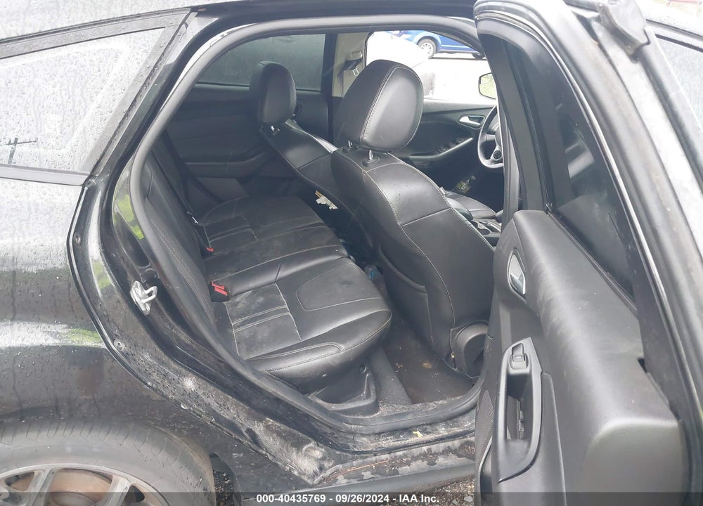 2014 FORD FOCUS SE VIN: 1FADP3K27EL455288