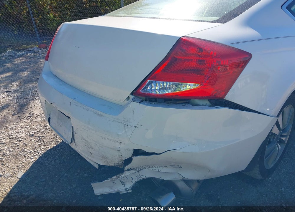 2011 HONDA ACCORD 2.4 EX VIN: 1HGCS1B73BA003626