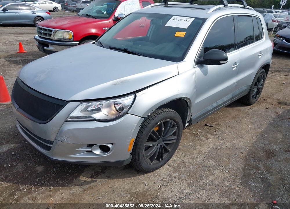 2011 VOLKSWAGEN TIGUAN SE VIN: WVGAV7AX5BW521687