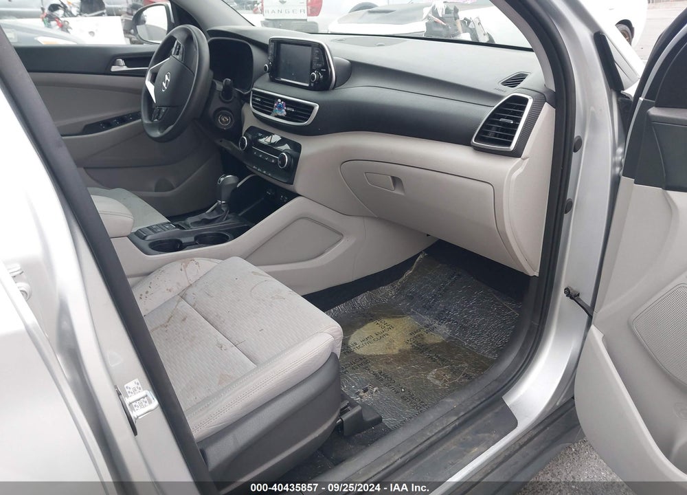 2019 HYUNDAI TUCSON SE VIN: KM8J23A47KU855206