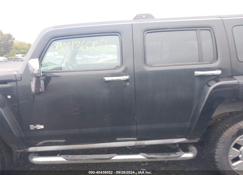 2007 HUMMER H3 SUV VIN: 5GTDN13E978182141
