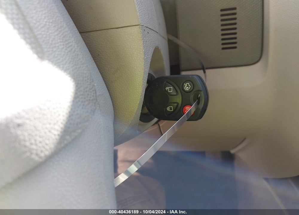 2008 FORD ESCAPE XLT VIN: 1FMCU03118KA21277