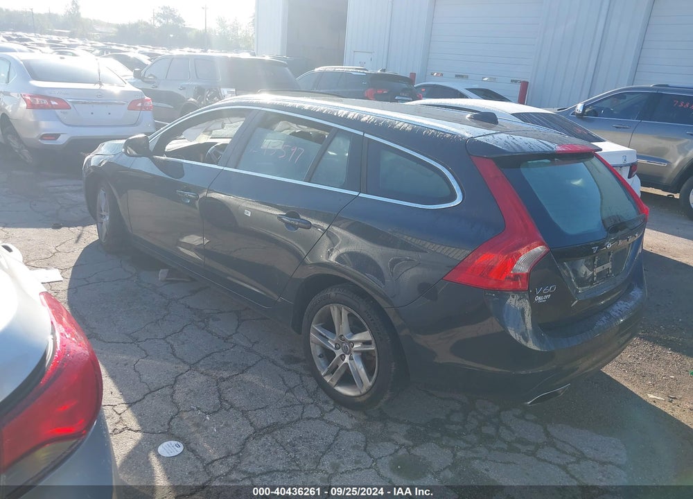 2015 VOLVO V60 VIN: YV140MEM0F1243597