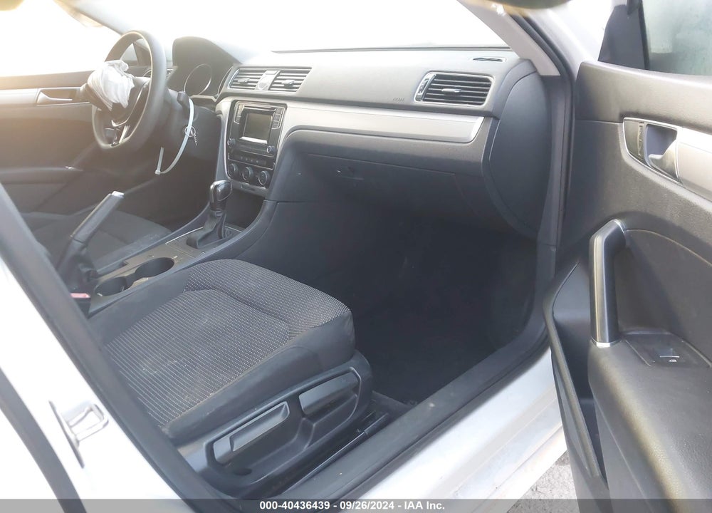 2016 VOLKSWAGEN PASSAT 1.8T S VIN: 1VWAT7A30GC021319
