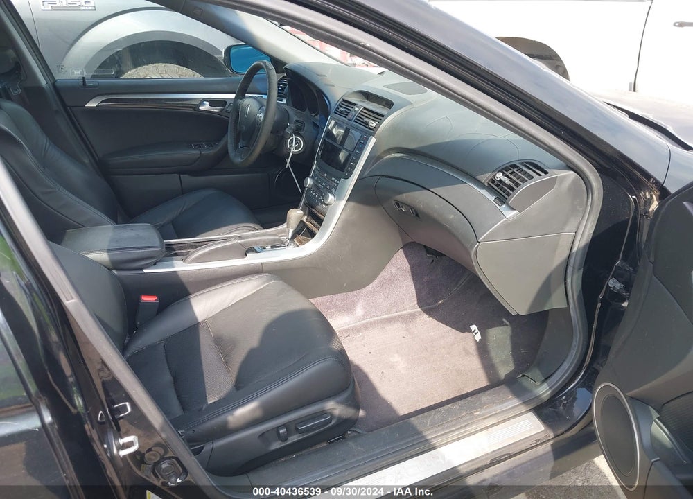 2008 ACURA TL 3.2 VIN: 19UUA66218A015852