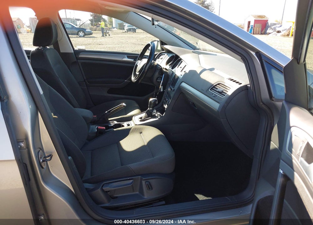 2016 VOLKSWAGEN GOLF SPORTWAGEN TSI S 4-DOOR VIN: 3VWC17AU3GM502039