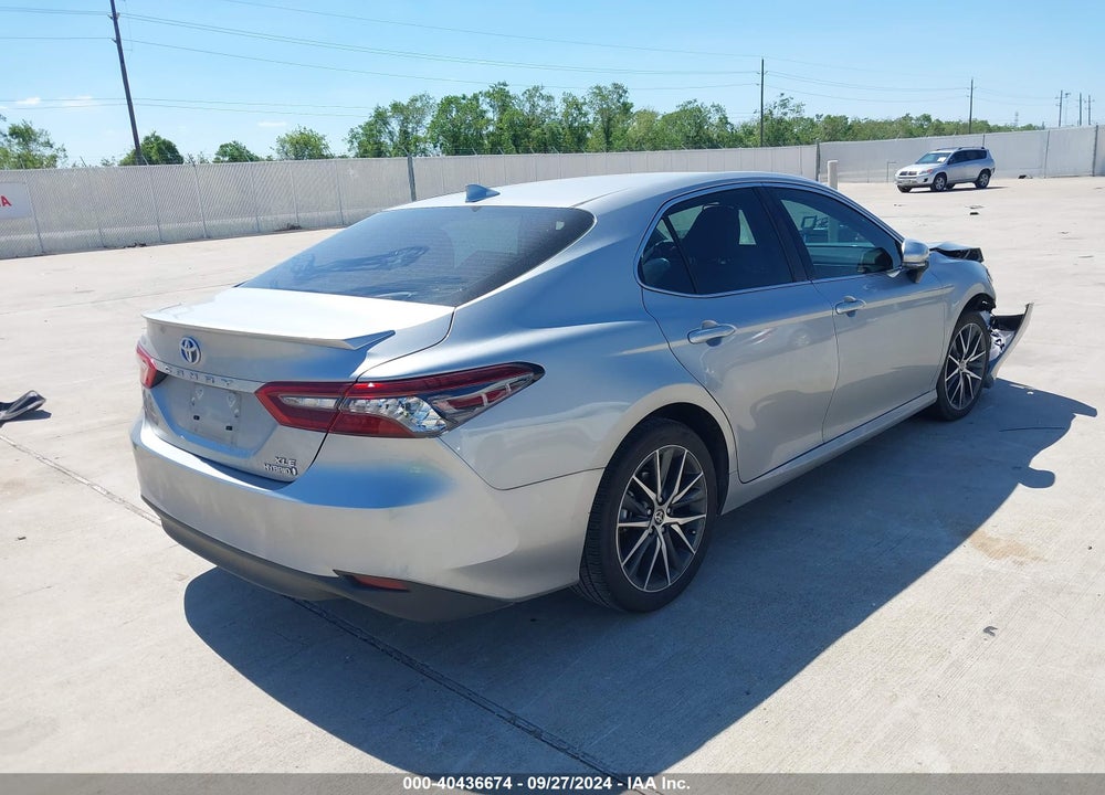 2024 TOYOTA CAMRY HYBRID XLE VIN: 4T1F31AK4RU065488