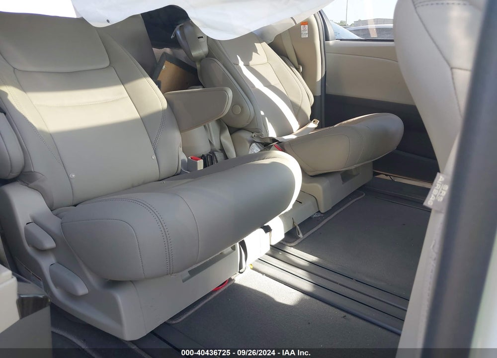 2019 TOYOTA SIENNA XLE PREMIUM 8 PASSENGER VIN: 5TDYZ3DC7KS019336