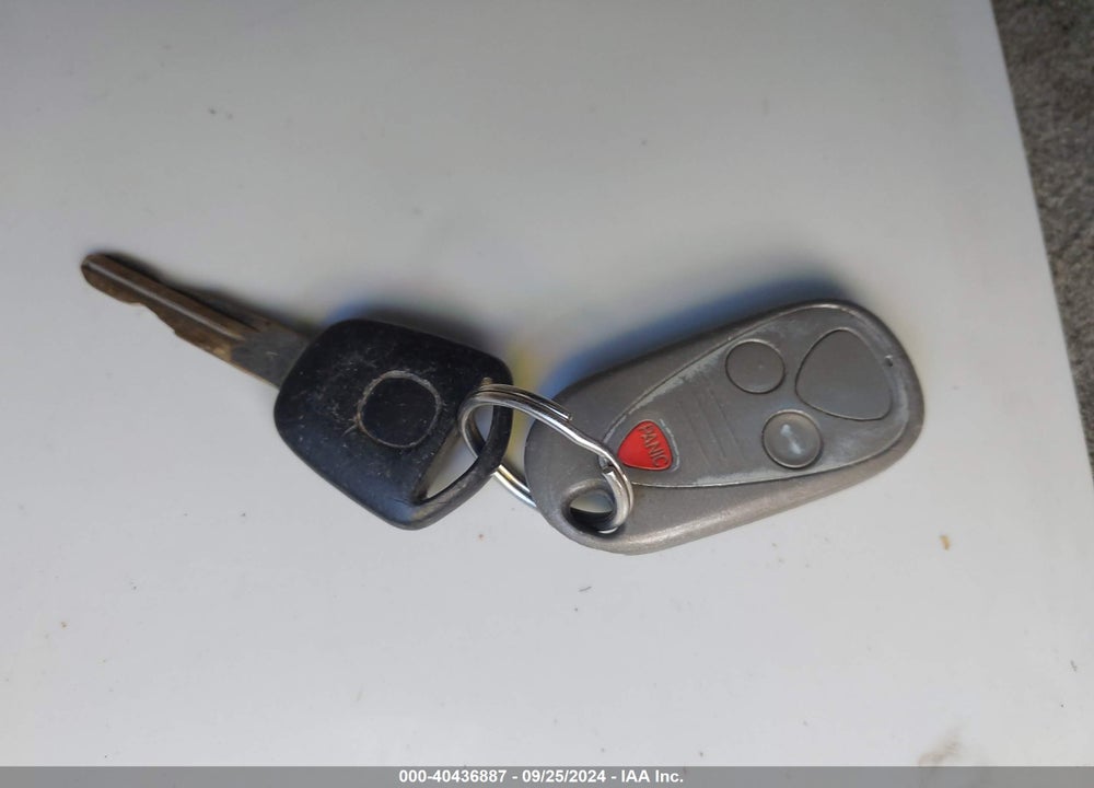 2005 ACURA TL VIN: 19UUA66205A061992