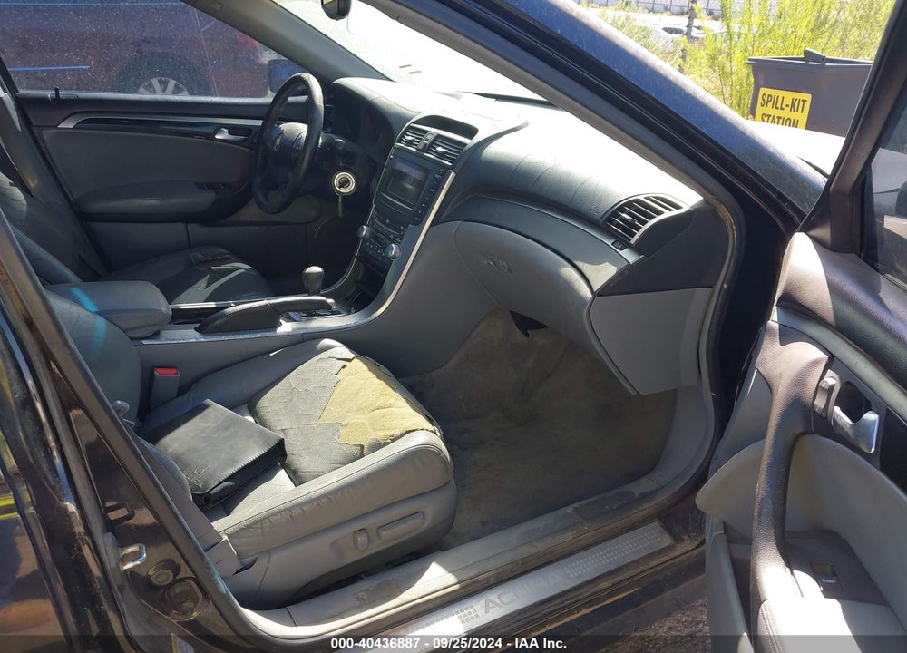 2005 ACURA TL VIN: 19UUA66205A061992