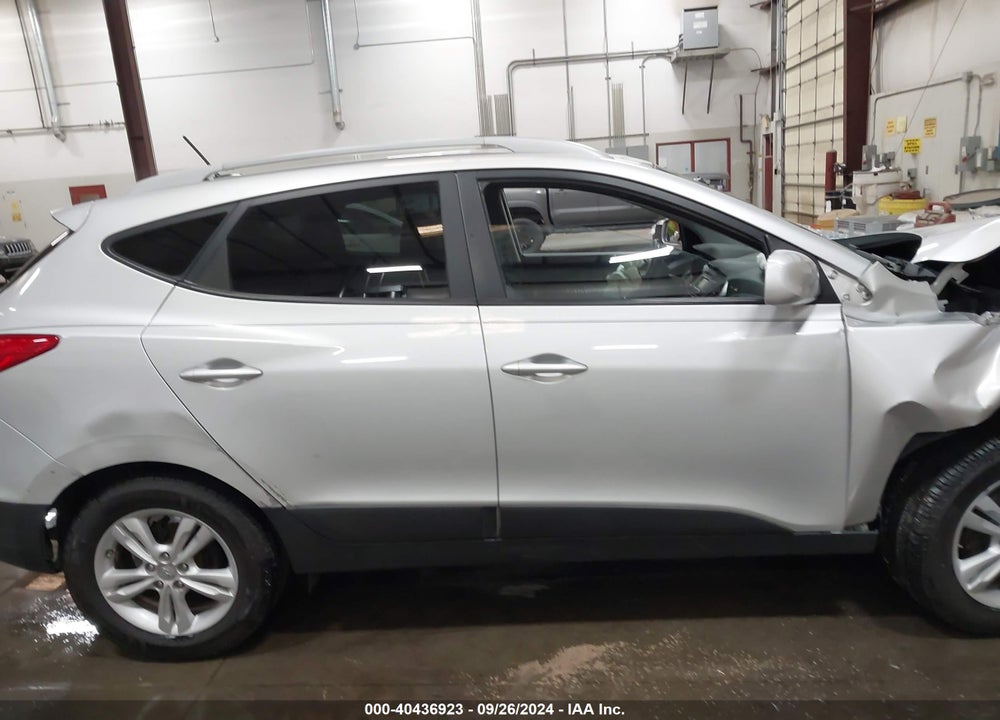 2011 HYUNDAI TUCSON GLS VIN: KM8JU3AC1BU200119