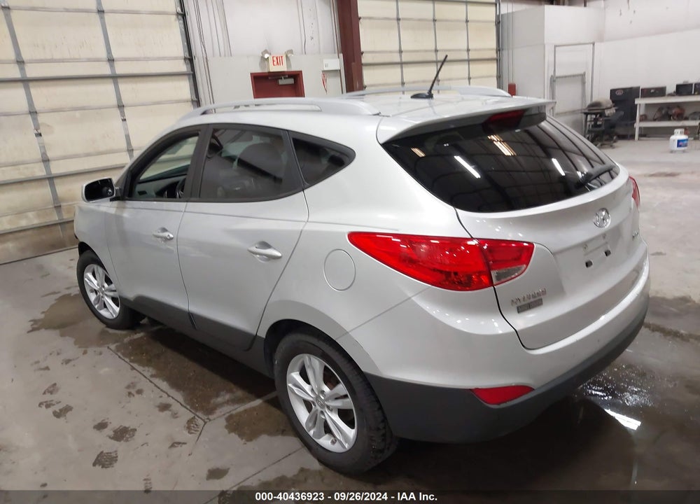 2011 HYUNDAI TUCSON GLS VIN: KM8JU3AC1BU200119