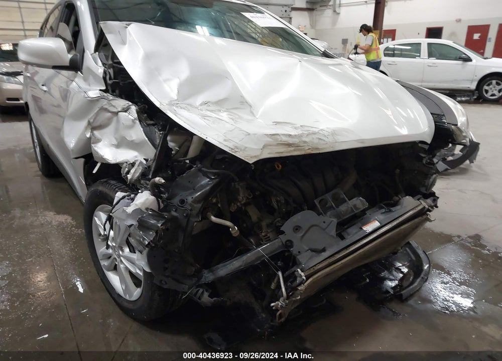 2011 HYUNDAI TUCSON GLS VIN: KM8JU3AC1BU200119