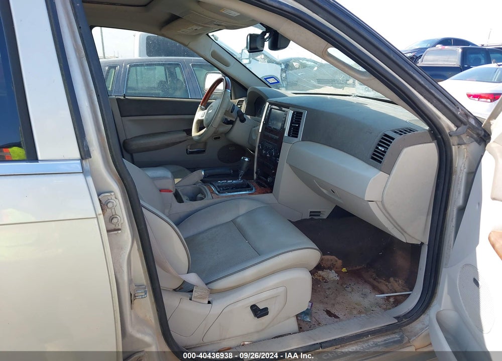 2008 JEEP GRAND CHEROKEE OVERLAND VIN: 1J8HS68238C208365