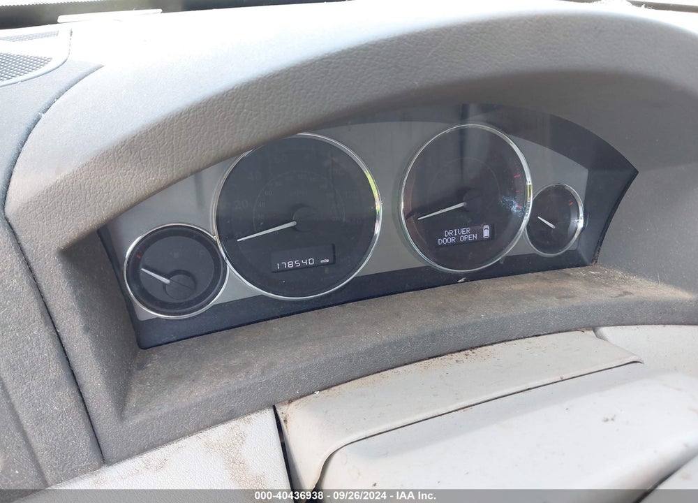 2008 JEEP GRAND CHEROKEE OVERLAND VIN: 1J8HS68238C208365