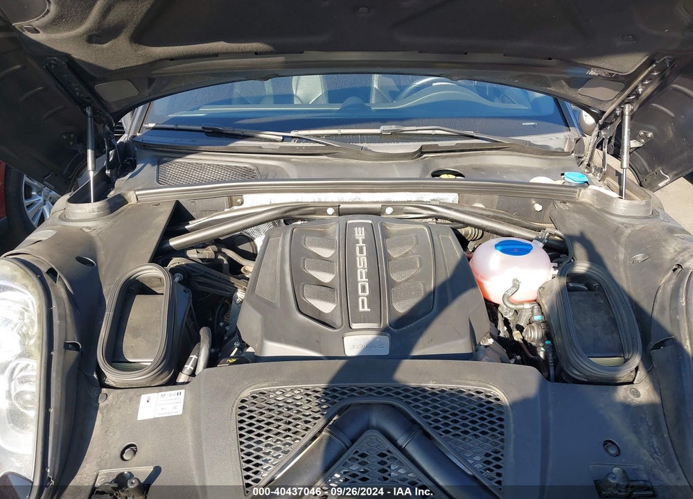 2017 PORSCHE MACAN S VIN: WP1AB2A58HLB10260