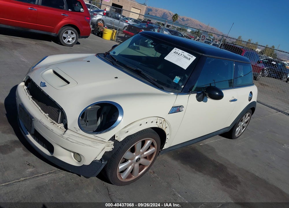 2008 MINI COOPER S VIN: WMWMF73558TV34800