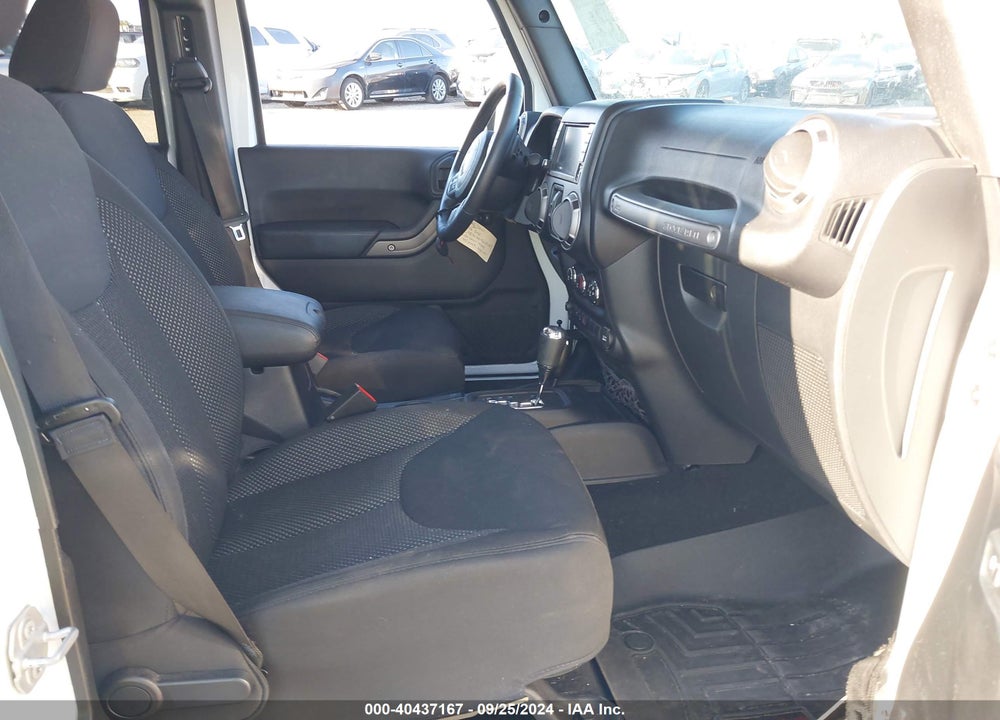 2016 JEEP WRANGLER UNLIMITED BLACK BEAR VIN: 1C4BJWDG4GL191043