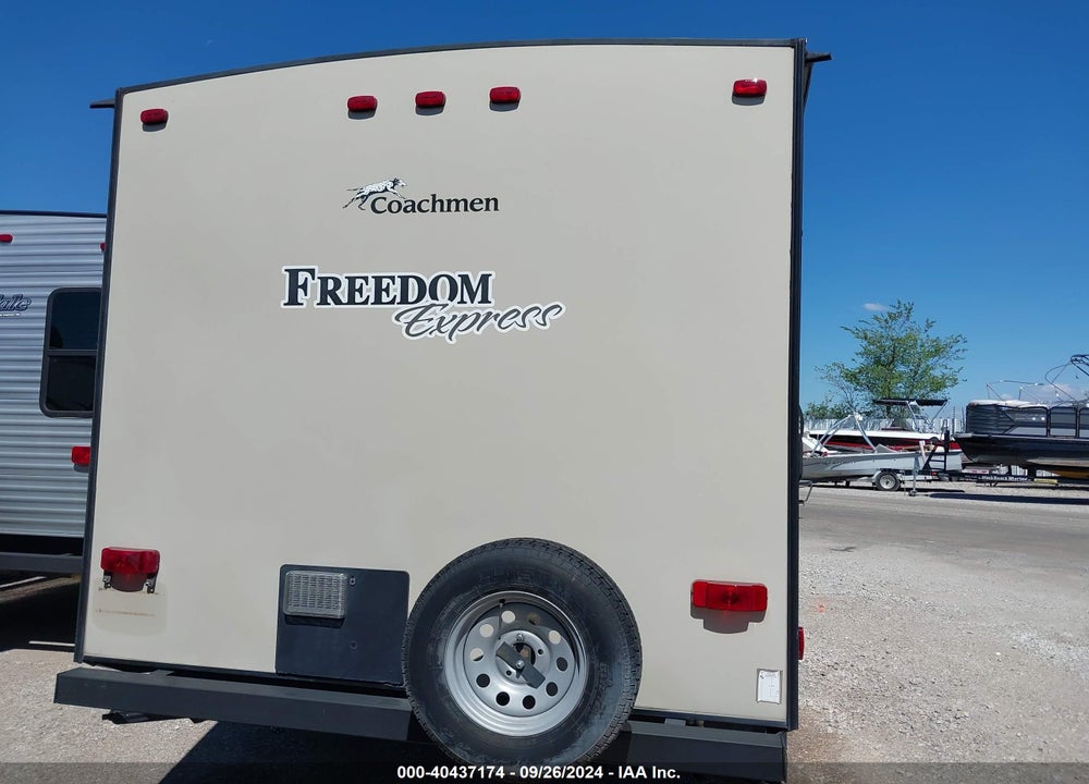 2016 COACHMEN FREEDOM EXPRESS 28SE VIN: 5ZT2FETB3GA022496