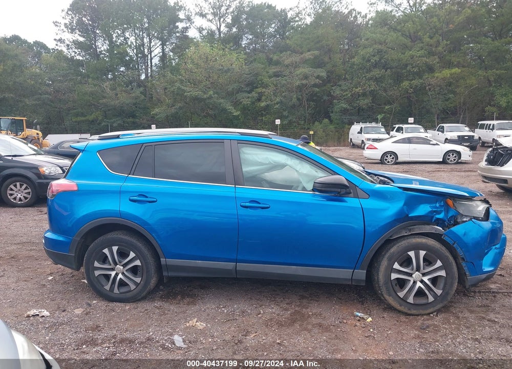 2018 TOYOTA RAV4 LE VIN: 2T3ZFREV1JW465429