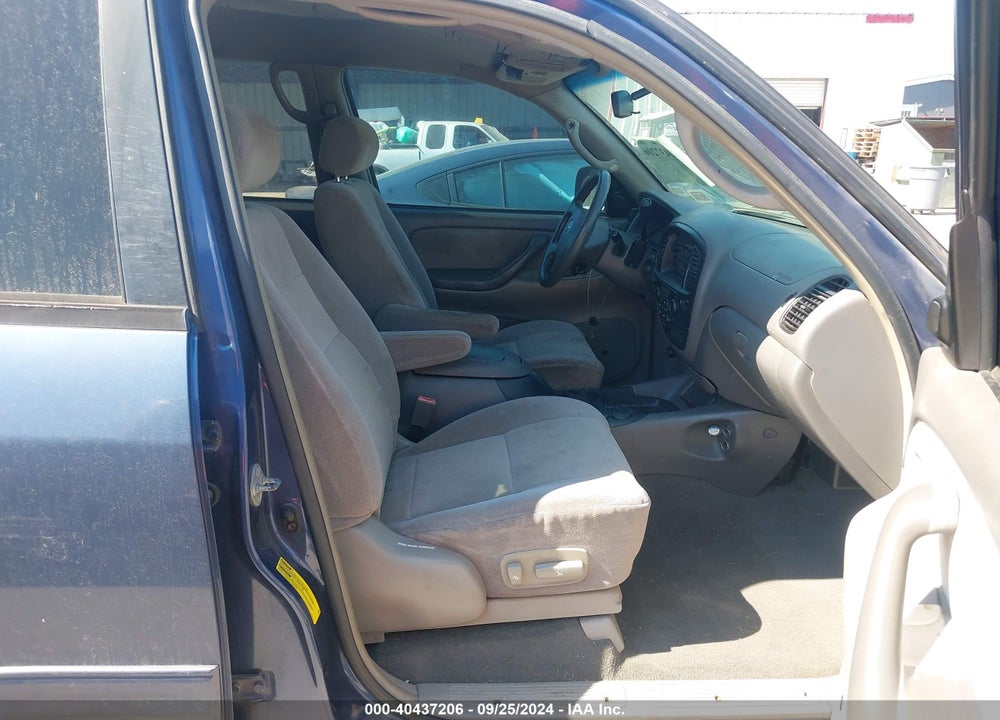 2004 TOYOTA SEQUOIA SR5 V8 VIN: 5TDZT34A34S233537
