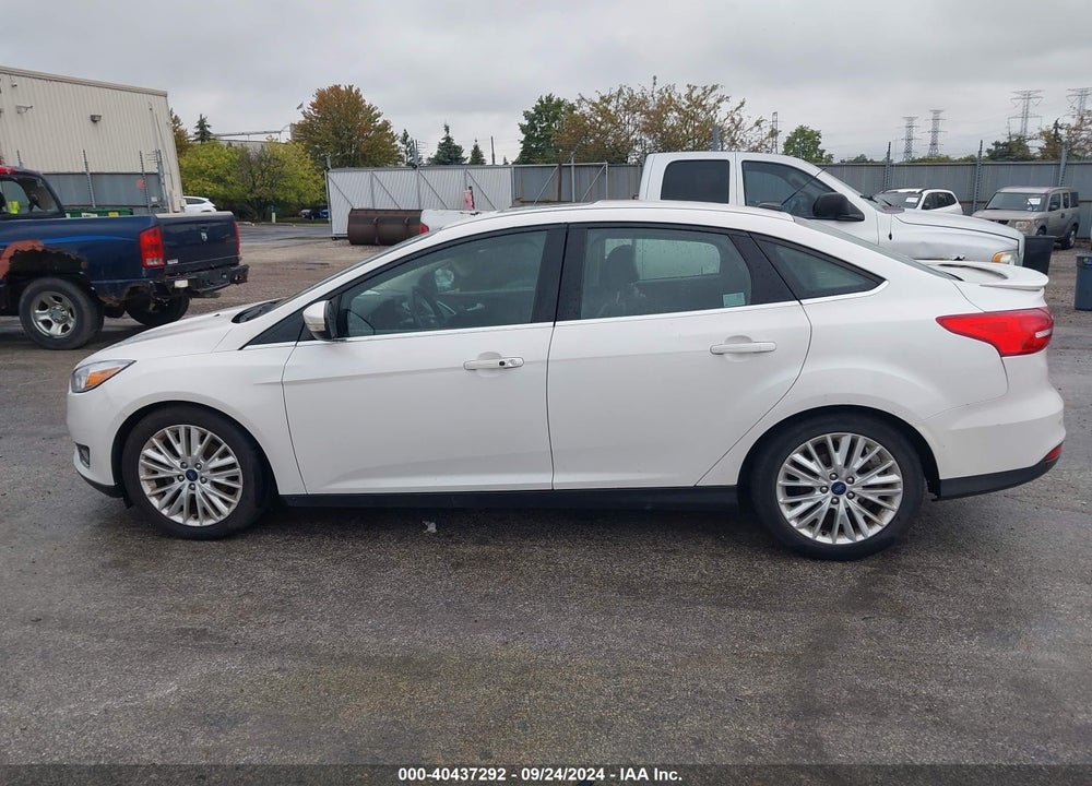 2018 FORD FOCUS TITANIUM VIN: 1FADP3J2XJL285603