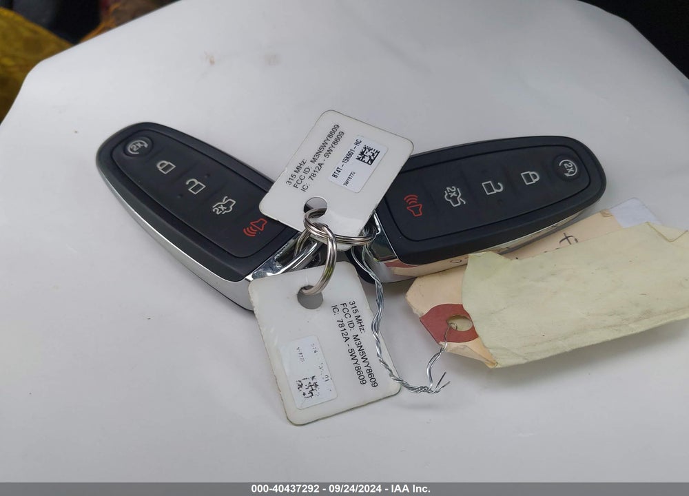 2018 FORD FOCUS TITANIUM VIN: 1FADP3J2XJL285603