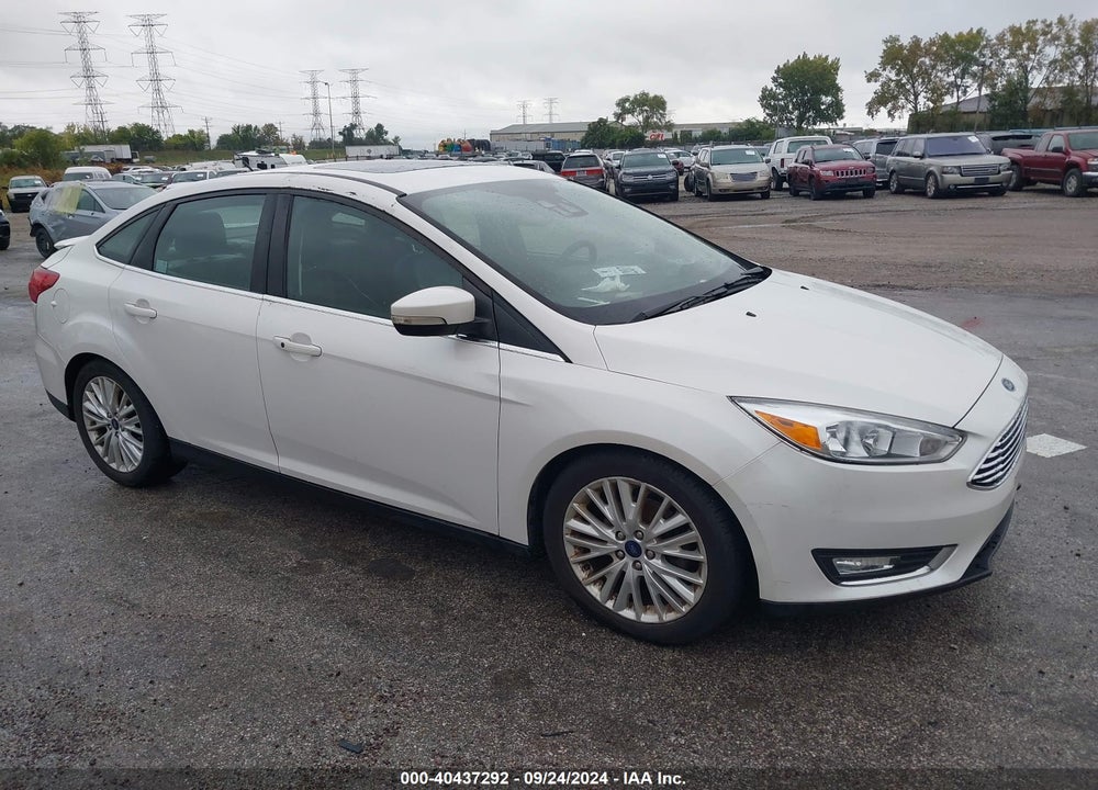 2018 FORD FOCUS TITANIUM VIN: 1FADP3J2XJL285603