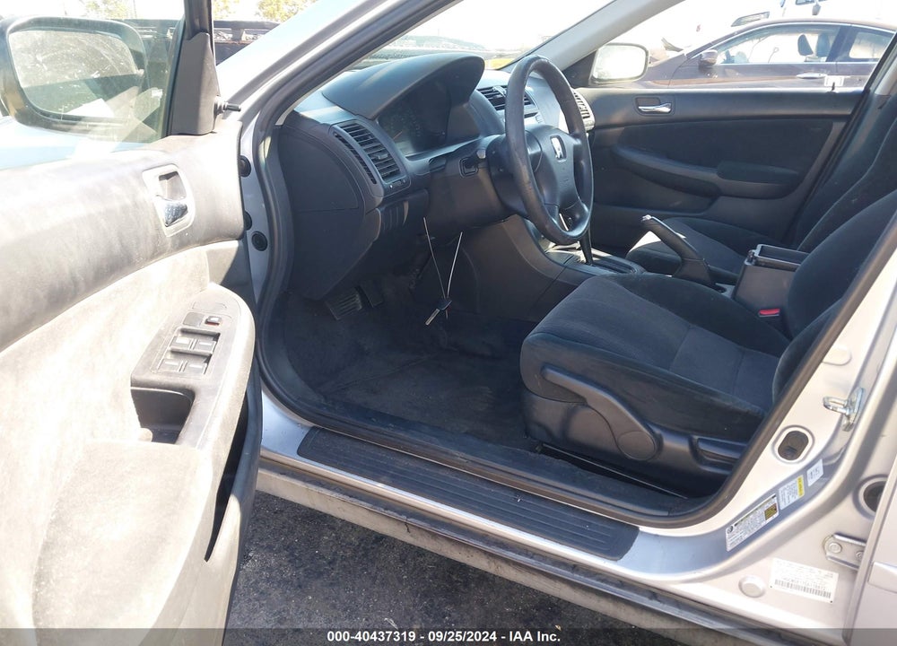 2005 HONDA ACCORD 2.4 DX VIN: 1HGCM56175A118872
