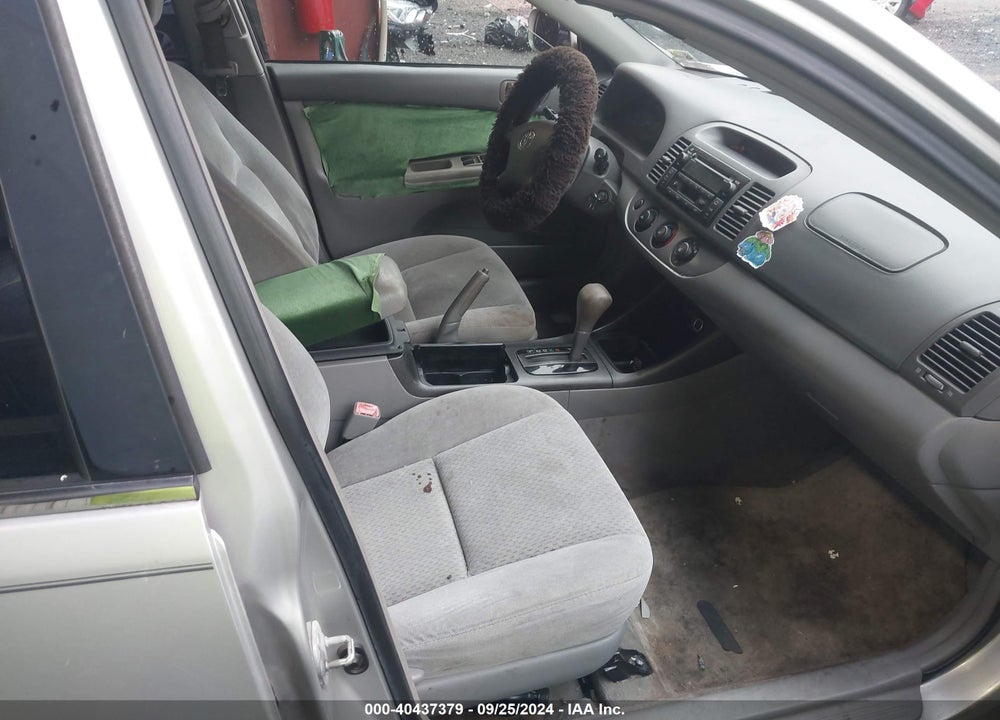 2004 TOYOTA CAMRY LE VIN: 4T1BE32K44U913719