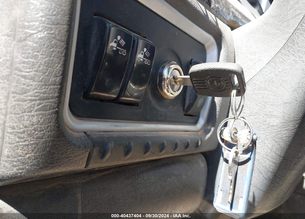 2019 KENWORTH T800 VIN: 3WKDD40X2KF257273