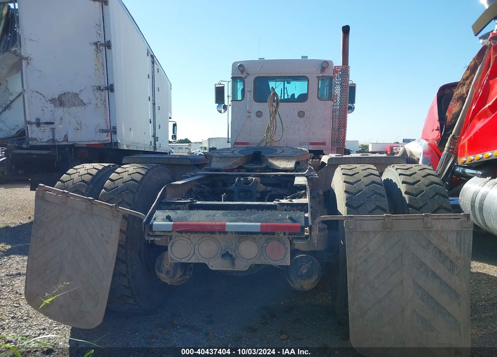 2019 KENWORTH T800 VIN: 3WKDD40X2KF257273