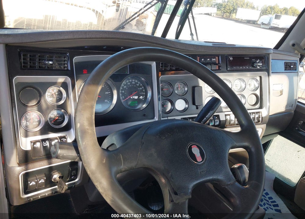 2019 KENWORTH T800 VIN: 3WKDD40X8KF257259