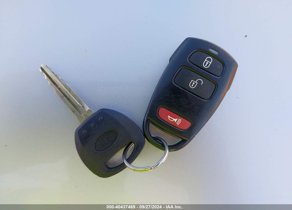 2012 KIA SEDONA LX VIN: KNDMG4C79C6491697