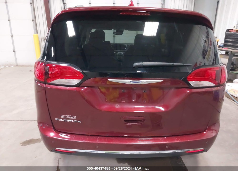 2018 CHRYSLER PACIFICA TOURING L PLUS VIN: 2C4RC1EG1JR182535