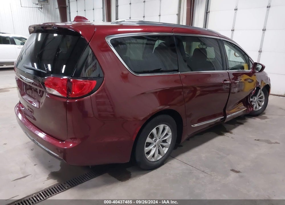 2018 CHRYSLER PACIFICA TOURING L PLUS VIN: 2C4RC1EG1JR182535