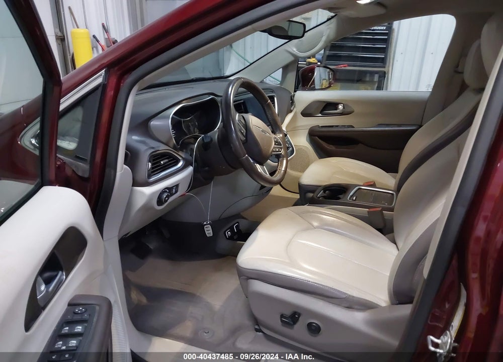 2018 CHRYSLER PACIFICA TOURING L PLUS VIN: 2C4RC1EG1JR182535