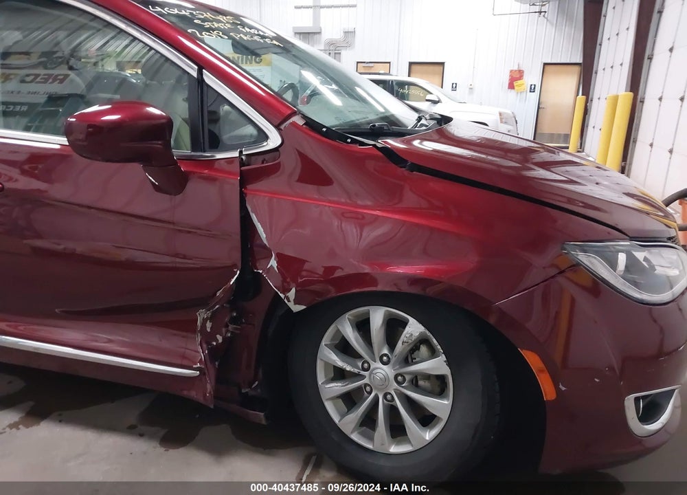 2018 CHRYSLER PACIFICA TOURING L PLUS VIN: 2C4RC1EG1JR182535