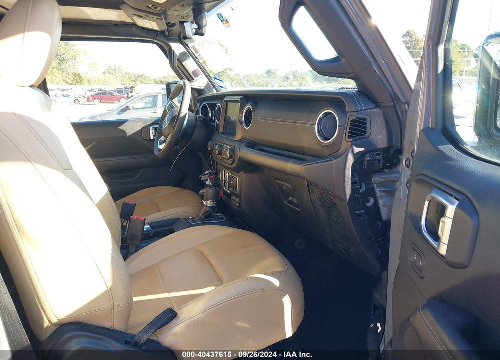 2018 JEEP WRANGLER UNLIMITED SAHARA 4X4 VIN: 1C4HJXEG8JW225053