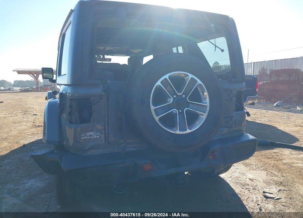 2018 JEEP WRANGLER UNLIMITED SAHARA 4X4 VIN: 1C4HJXEG8JW225053