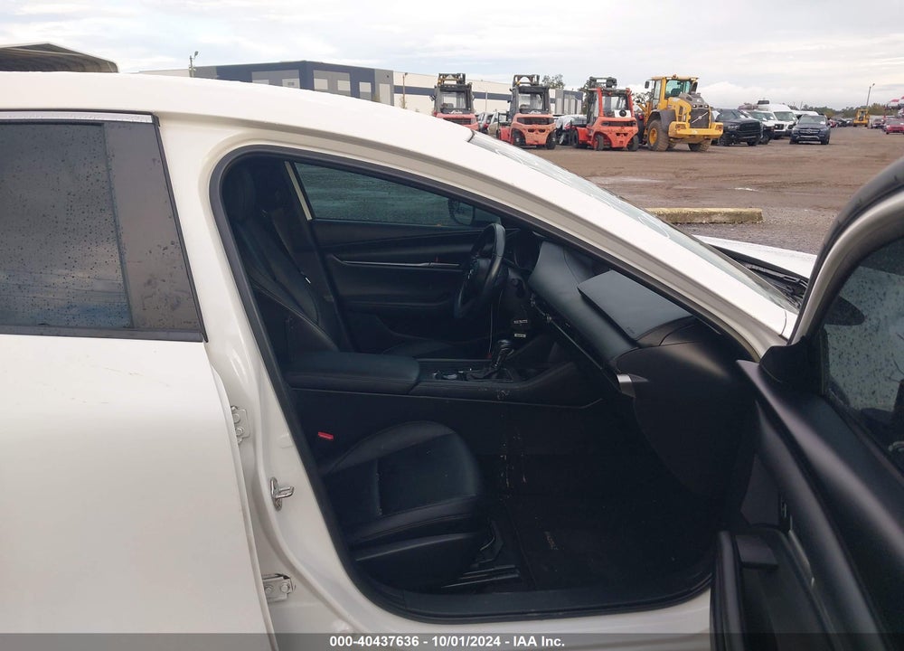2021 MAZDA 3 SELECT VIN: JM1BPABL5M1337572