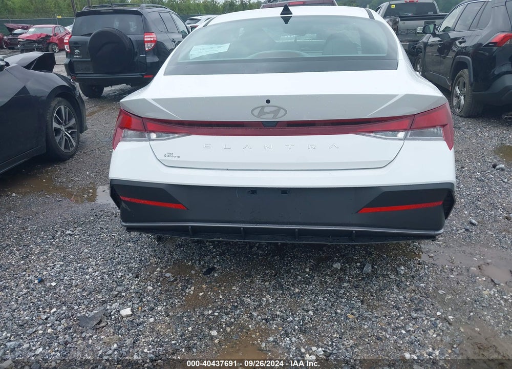 2024 HYUNDAI ELANTRA SE VIN: KMHLL4DG8RU826566
