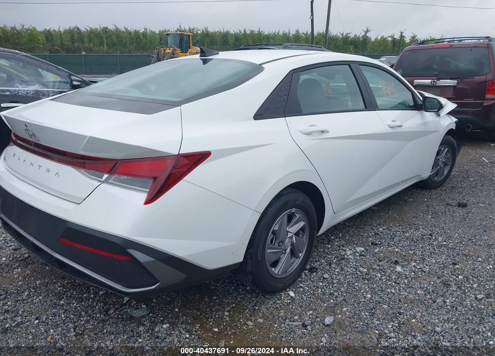2024 HYUNDAI ELANTRA SE VIN: KMHLL4DG8RU826566