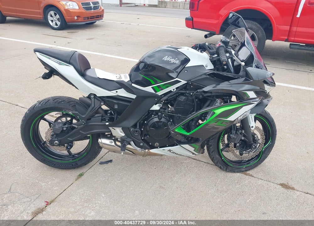 2022 KAWASAKI EX650 M VIN: ML5EXEM11NDA66135